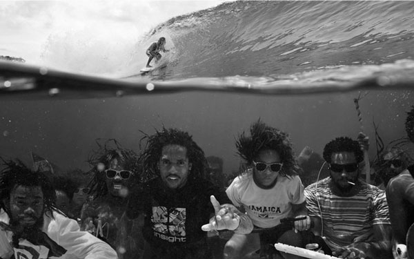 41-underwater-group-photo-s