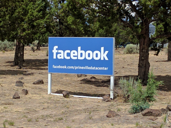 Facebook Data Center-1