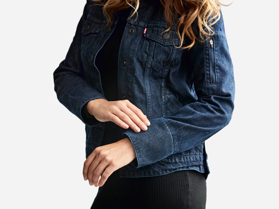 This smart jacket was already loaded with many features, yet Google, under its project Jacquard, is going to innovate this smart jacket for version 2.0 with the collaboration of Levi's.