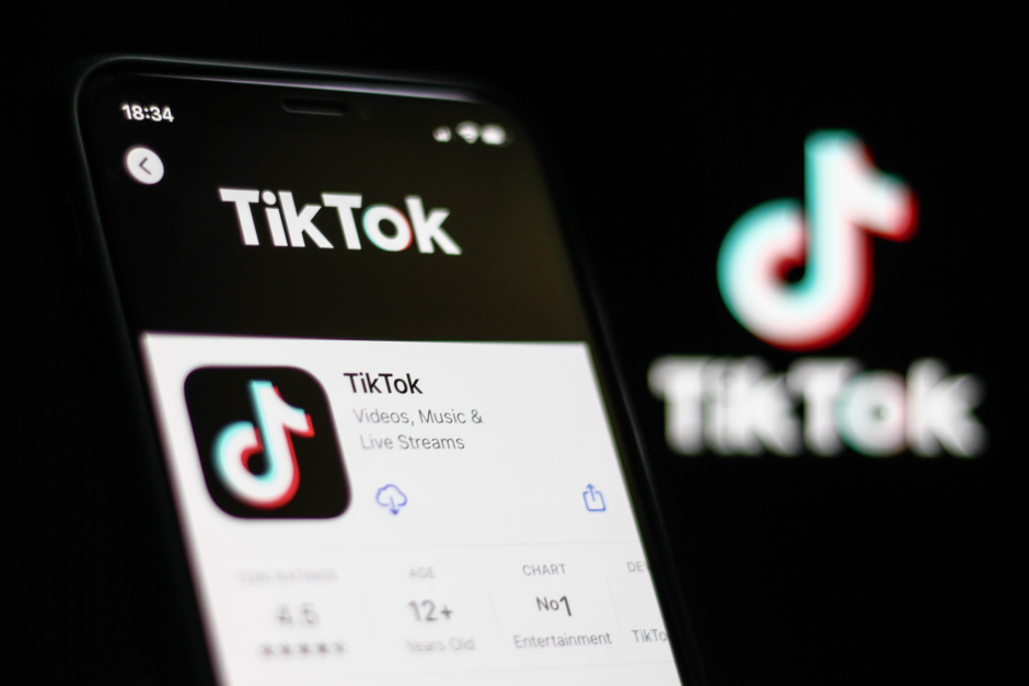 TikTok DM features